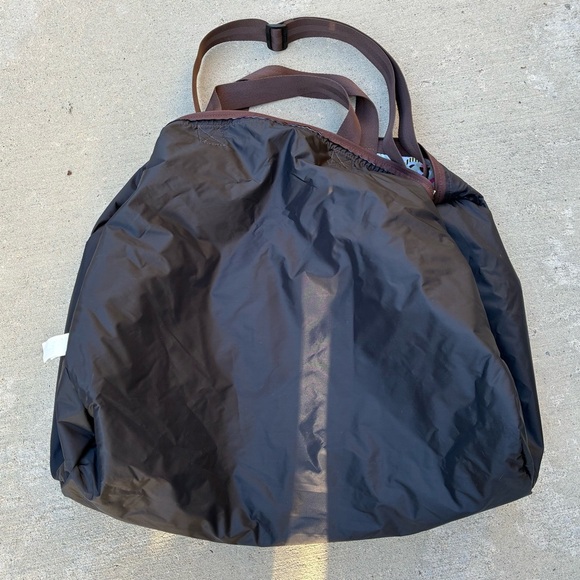 LeSportSac Hearts Everywhere Extra Large Weekender Duffel - Picture 11 of 14